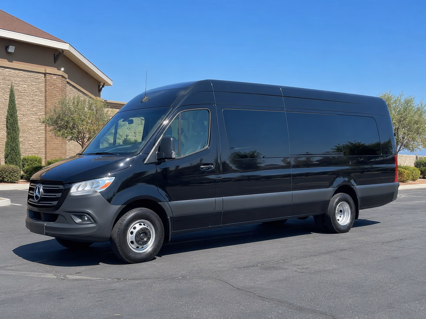 find the perfect transportation for your next airport transfer 1